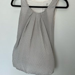 NY&Co white and grey patterned tank top